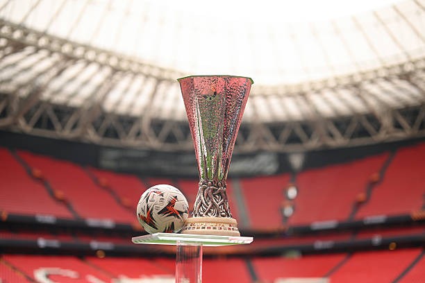 رسميًا: اليويفا يعلن عن فريق الموسم في الدوري الأوروبي 2024/2025