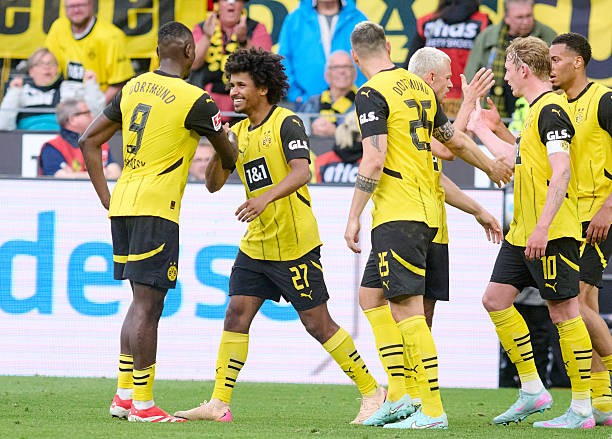 Borussia Dortmund Freezes Contract Renewal Negotiations for 4 Players