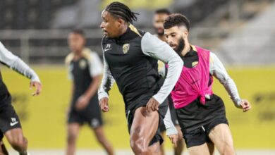 Laurent Blanc Awaits Bergwijn's Status Before Al-Nassr Classic